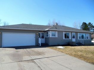 819 6th St, Iron Mountain, MI 49801