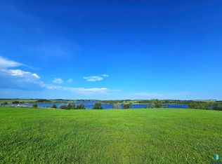 26165 W Sunset Ct, Canistota, SD 57012