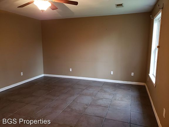 3rd image of 129 Wheatley Dr #B