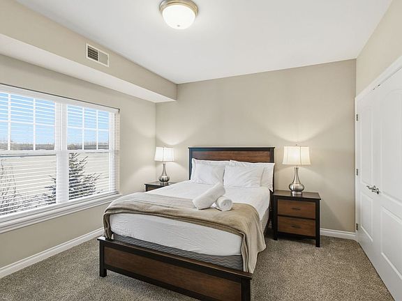 5th image of 2497 Sweet Home Rd #2-302