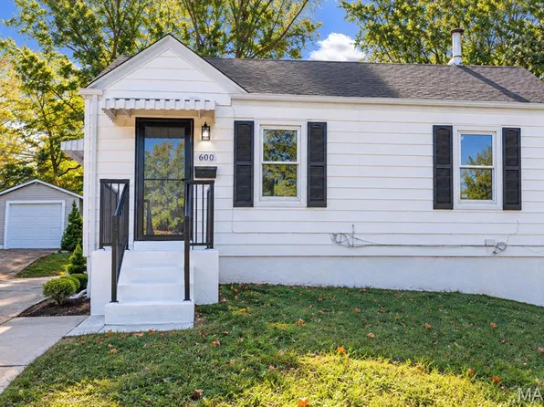 600 Granda Dr, Saint Louis, MO 63125