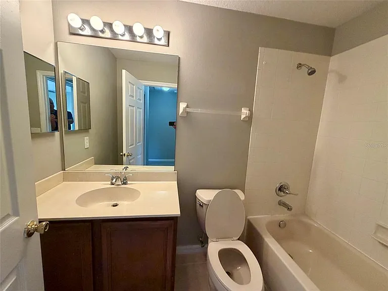 1840 Retreat View Cir — Photo 16