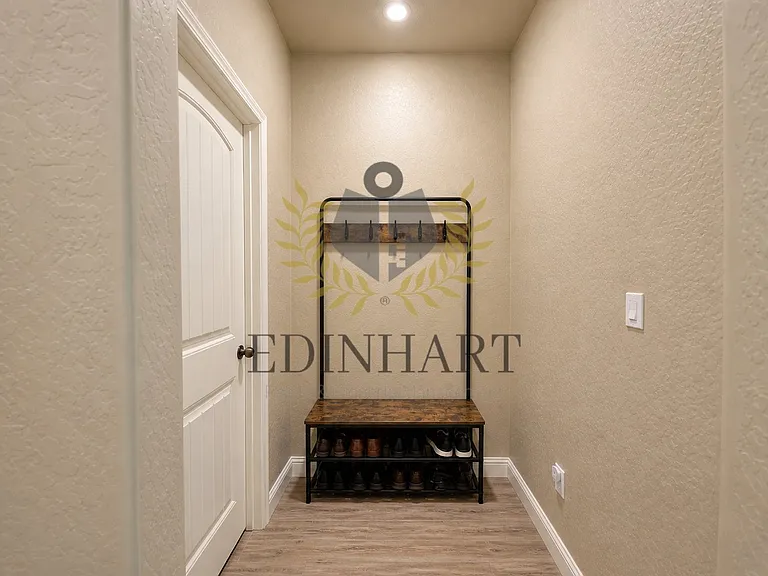 1138 S Simon St — Photo 19