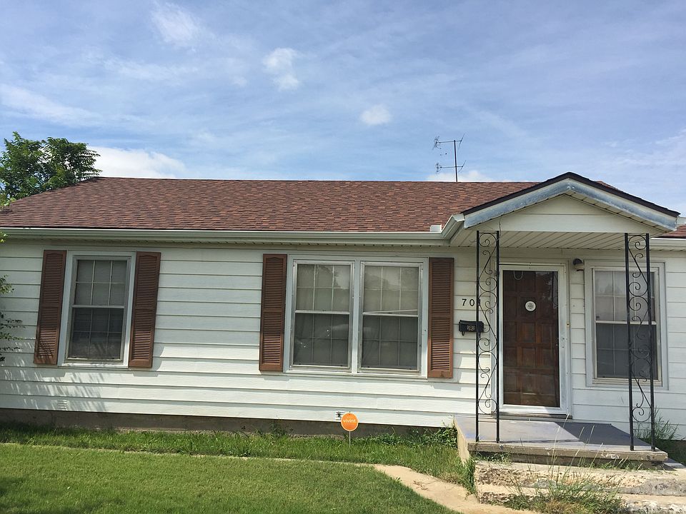 1st image of 701 Magnolia St