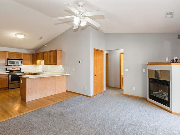 2nd image of 1000 Duchess Dr Unit 11