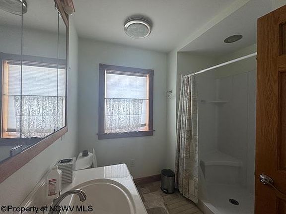 4th image of 312 Galilee Rd