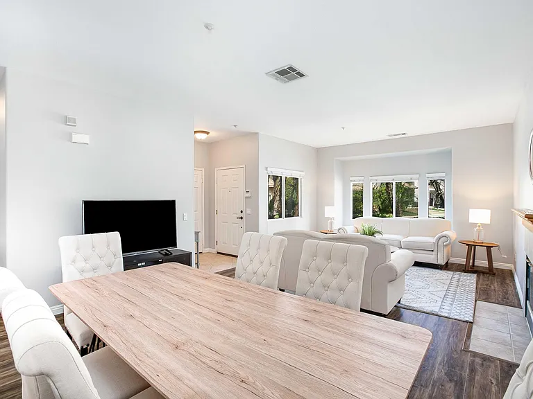 11466 Gower St — Photo 2