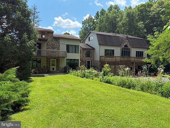 4th image of 9969 Circle Dr
