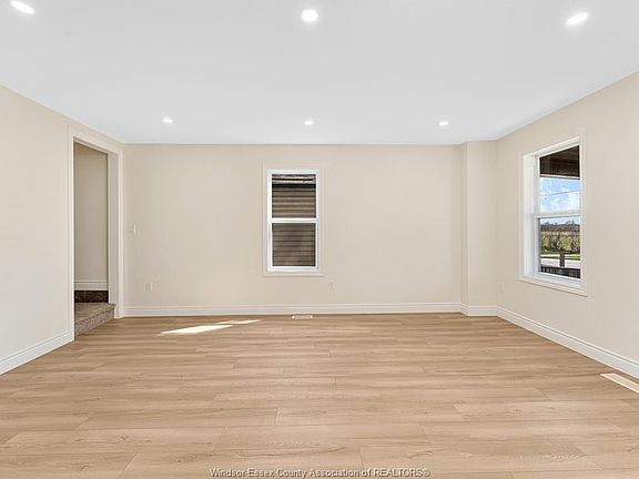 4th image of 1092 Saint Luke Rd