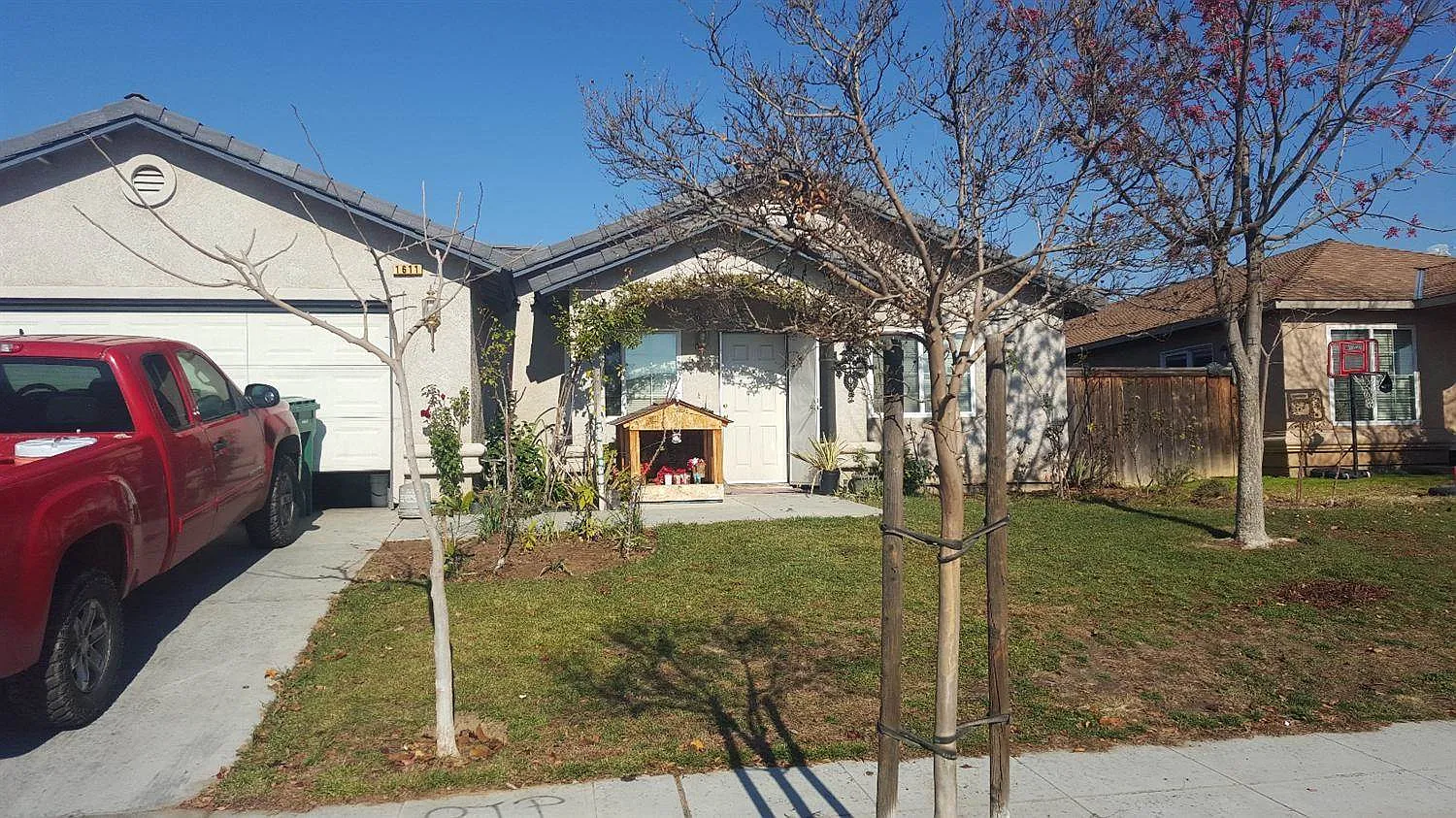 1611 Lacreta Ave photo 1