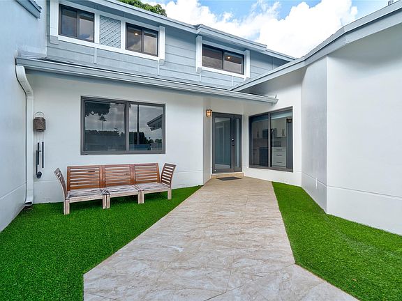 3rd image of 10123 NW 52nd Terrace