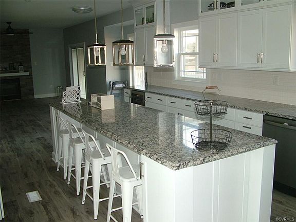 5th image of 6070 Pond Place Way
