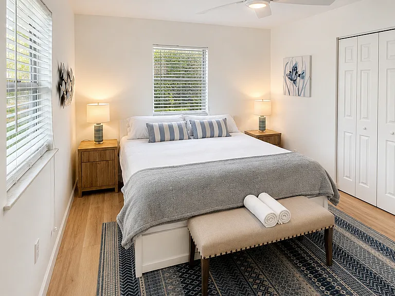2502 NE 15th Ln — Photo 17