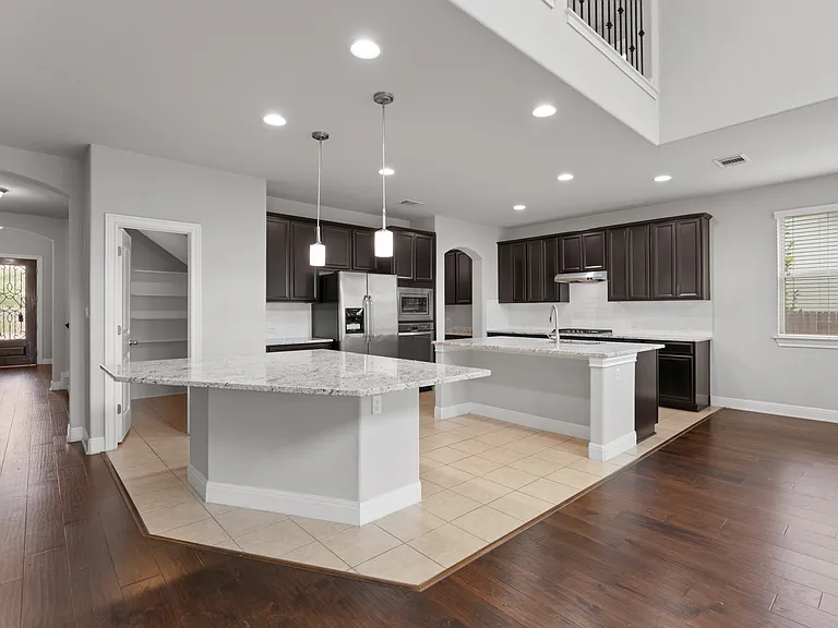 15601 Cabrillo Way — Photo 5