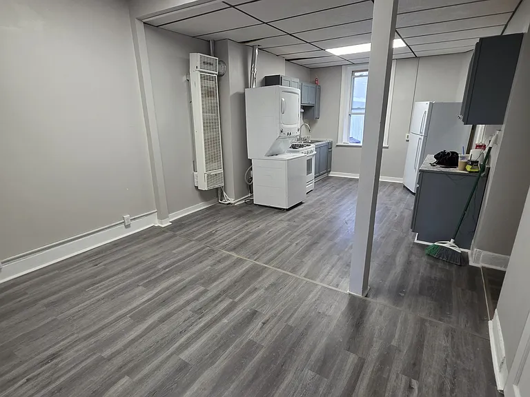 533 Broadway #4 — Photo 1