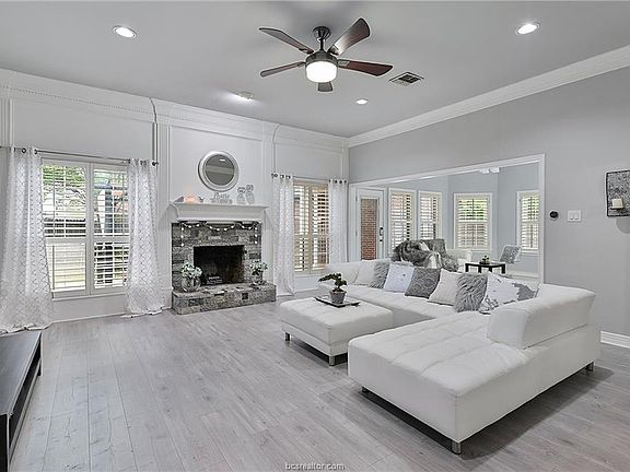 3rd image of 9208 Riverstone Ct