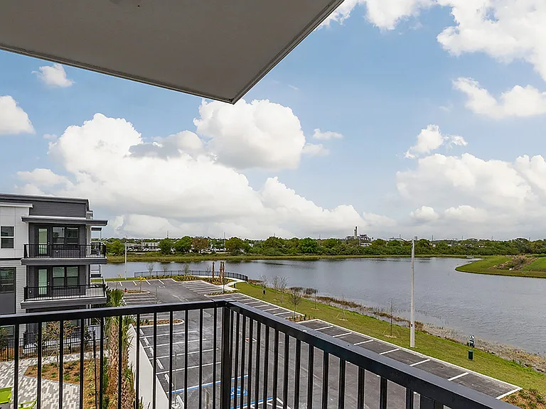 The Citizen at Waterset Luxury Apartments — Photo 28