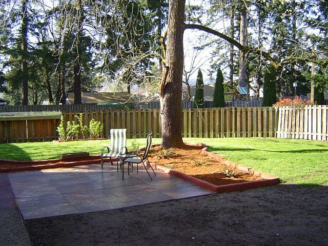 Huge Fenced Back Yard