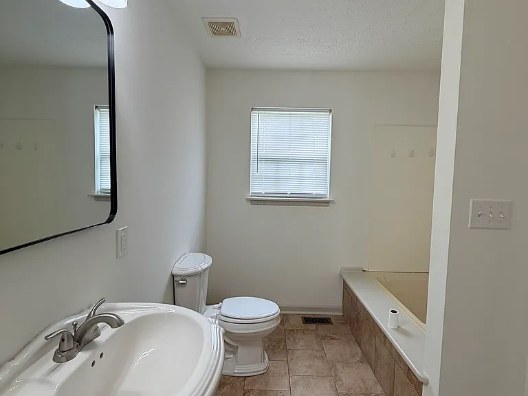761 Jennings Ct — Photo 18