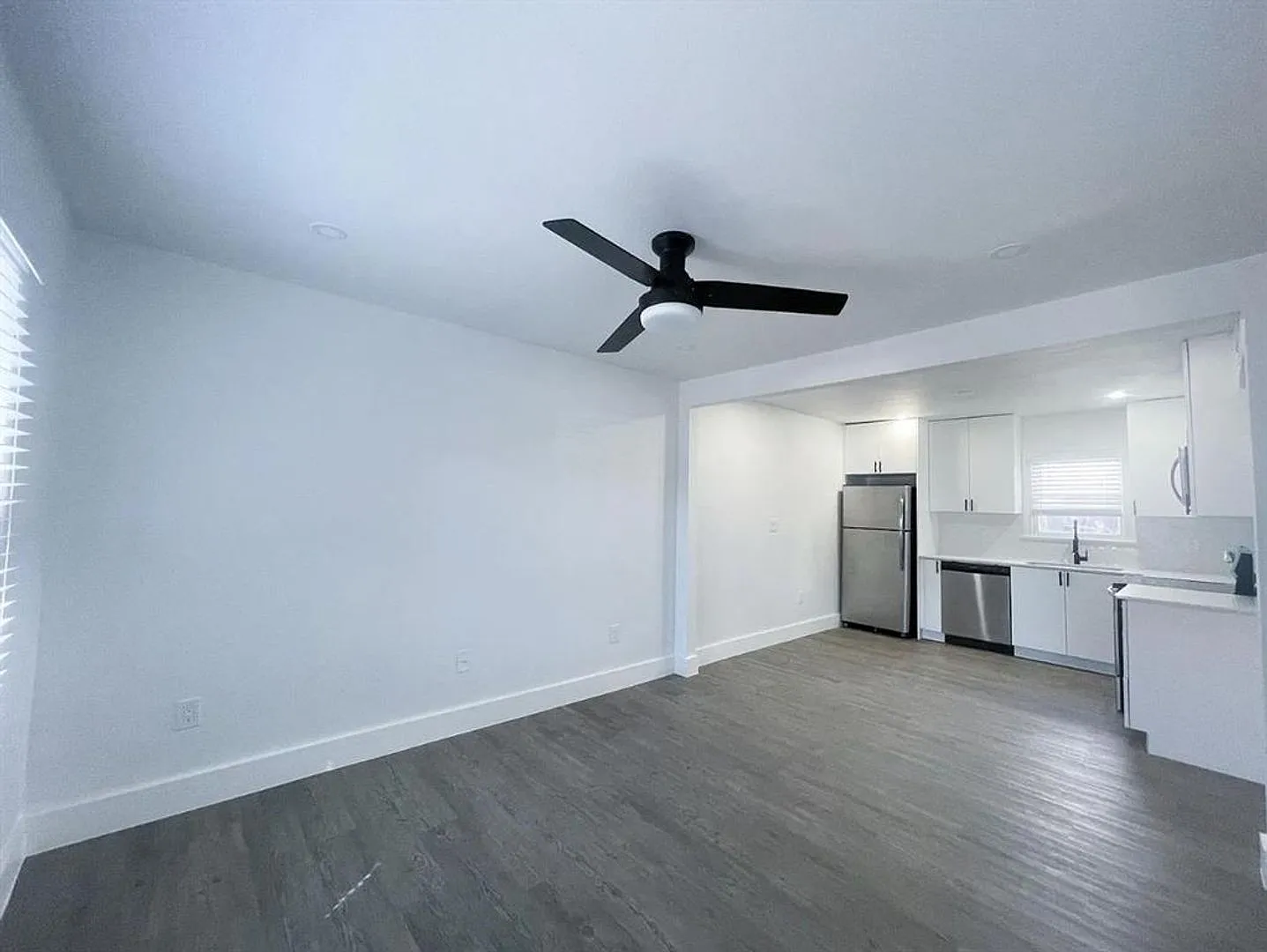 110 E 30th St Unit D — Photo 4