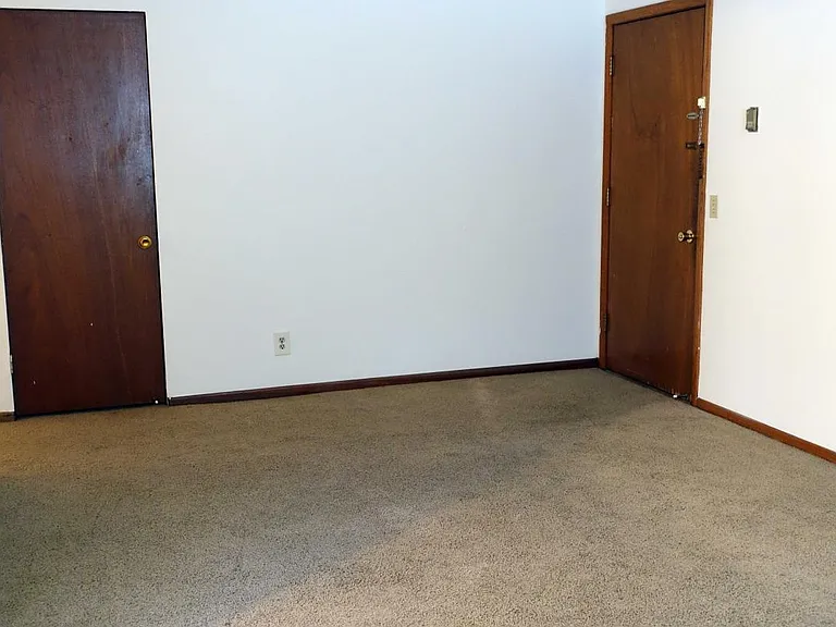 612 N 4th St #1 — Photo 8