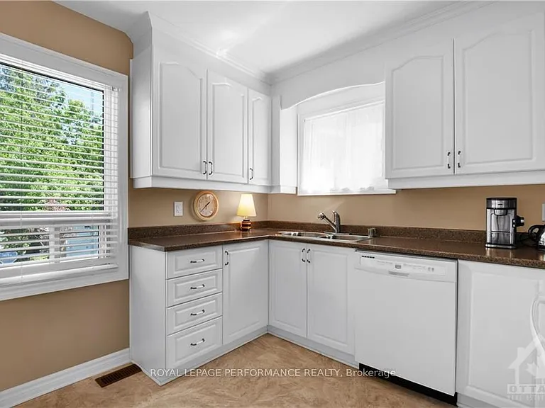 1707 Edge Hill Pl — Photo 8