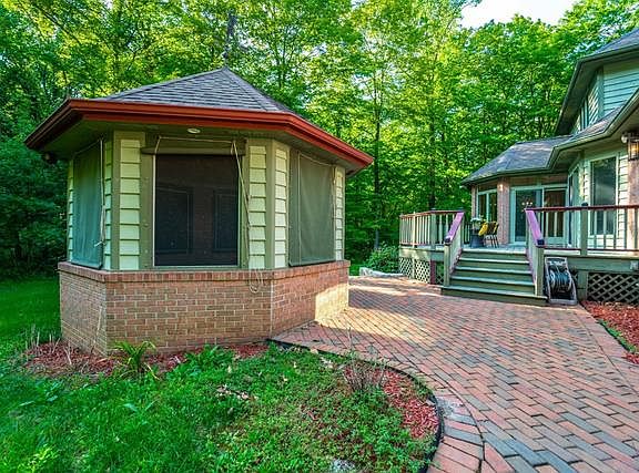 5th image of 223 Crabapple Ln