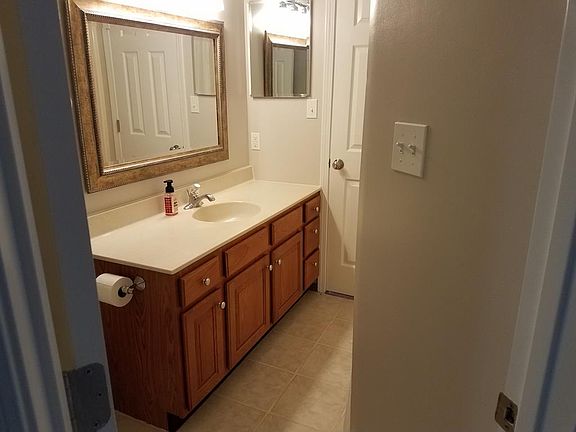 5th image of 655 Chuck Gray Ct