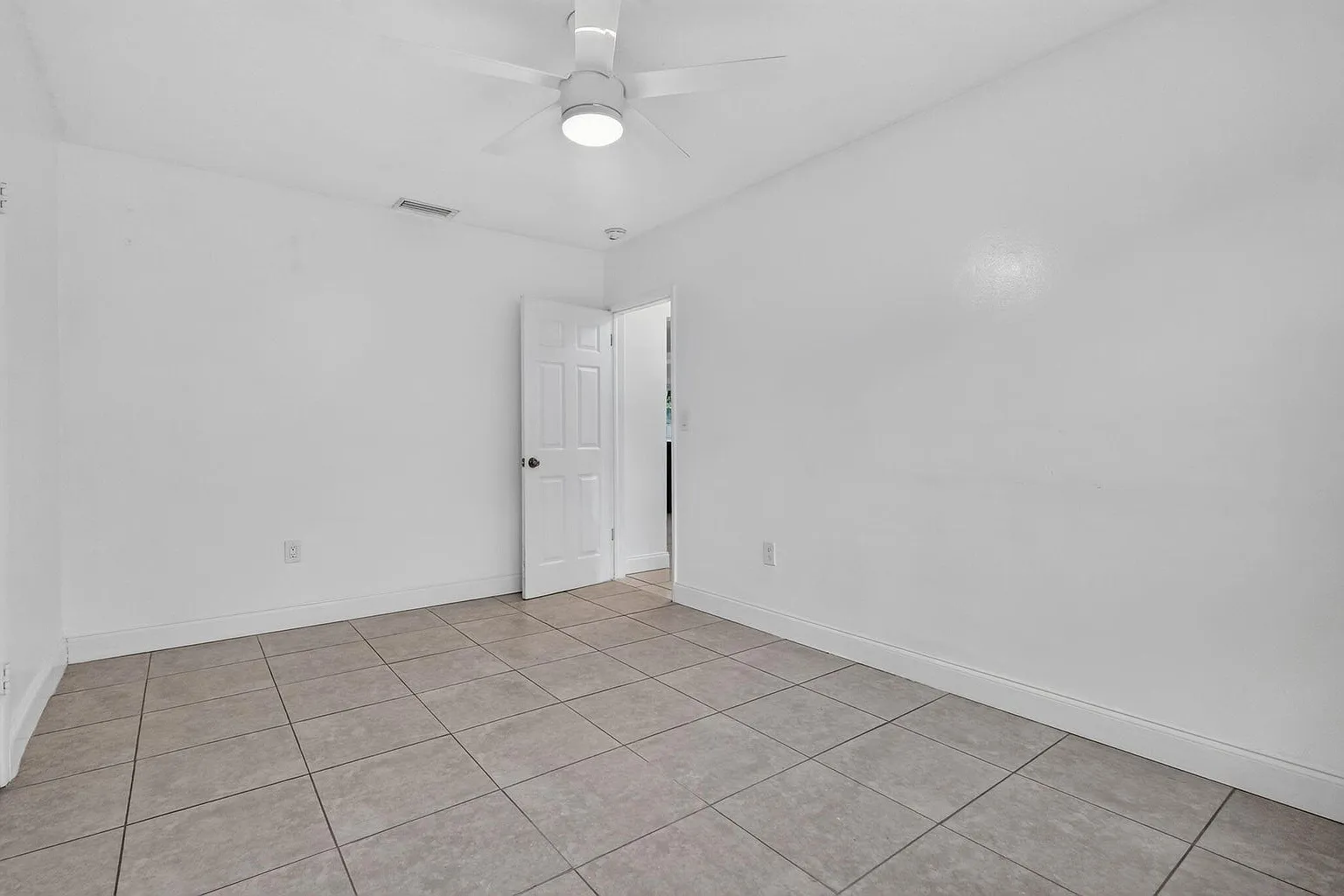 3 bed, 1626 sqft, $3,000 — Photo 1