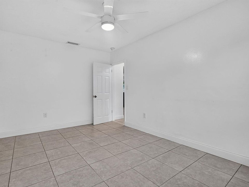 1st image of 2707 Bahama Dr #0