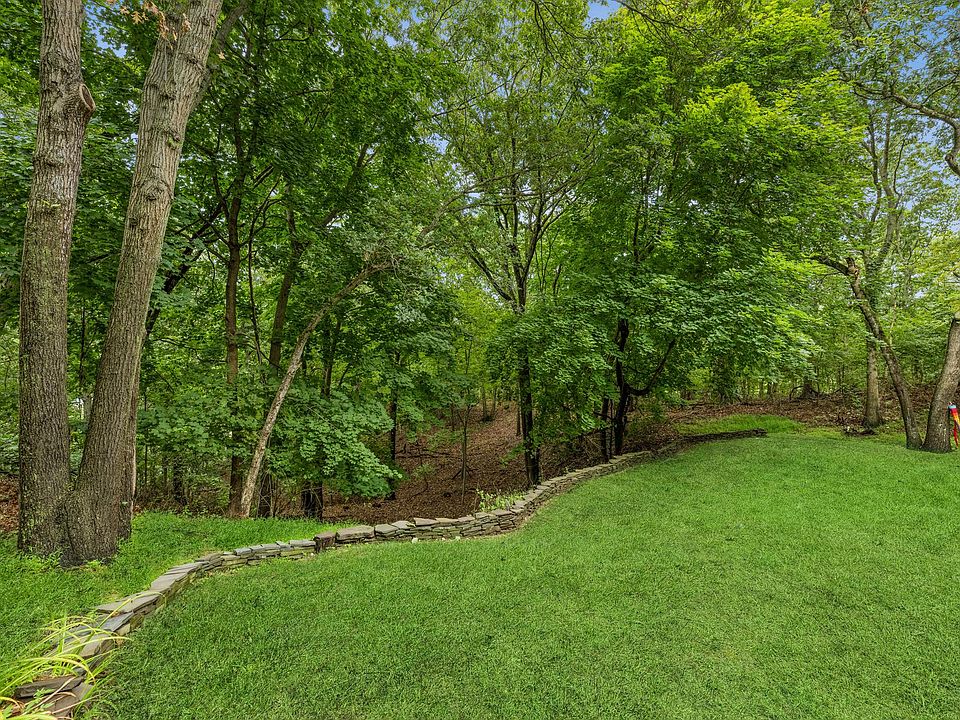 1st image of 35 Gull Hill Dr