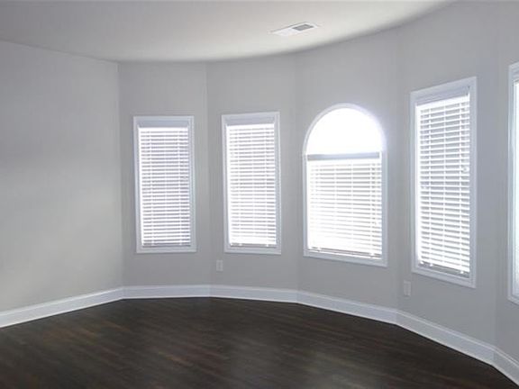 5th image of 403 Doraville Ct