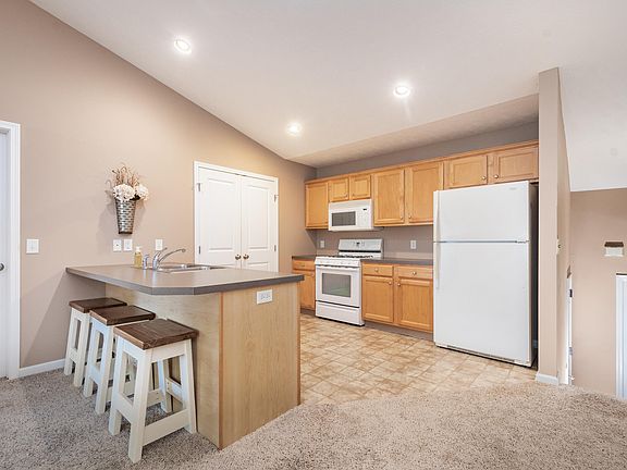 5th image of 7485 Crooked Creek Dr SW