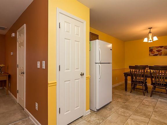 5th image of 308 Slate Dr