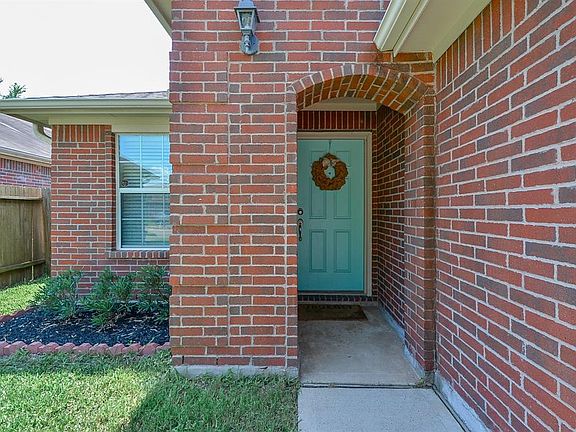 3rd image of 5127 Royal Cypress Dr