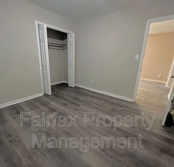 1112 E Lawson St #B — Photo 7
