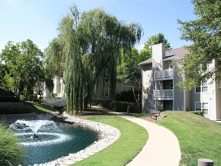 Bonhomme Village — Photo 12