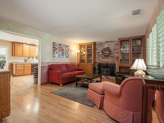 5th image of 1612 Delta Dr