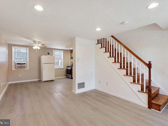 3rd image of 4816 Rosalie St