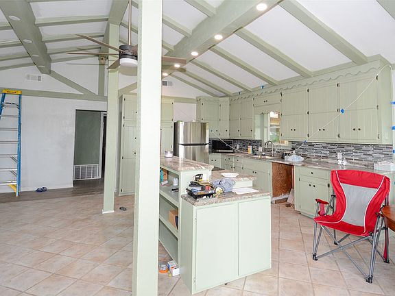 5th image of 142 Seaside Dr