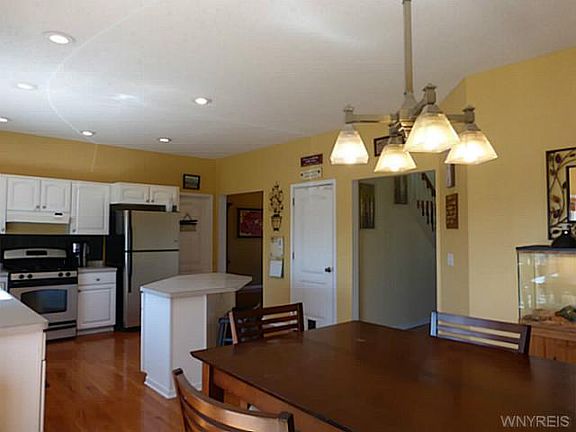 2nd image of 19 Apple Blossom Blvd