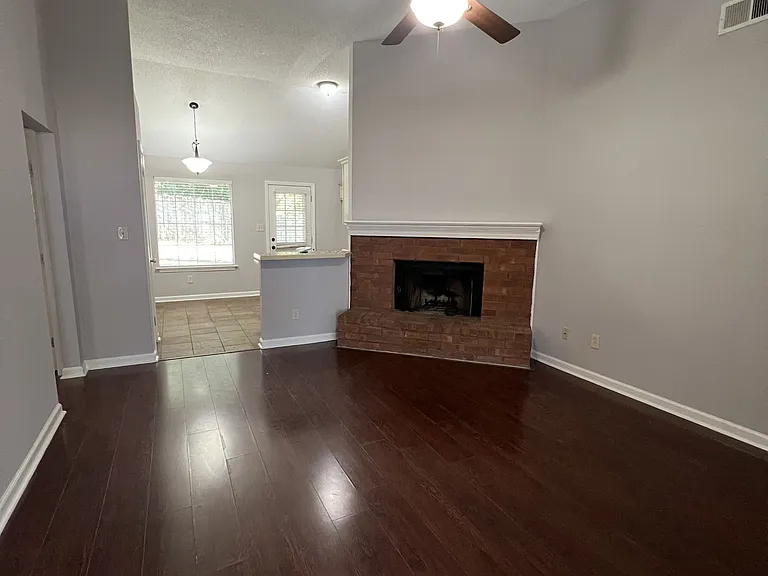 9274 Charly Hill Ln — Photo 2