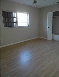 4th image of 10600 NW 21st St
