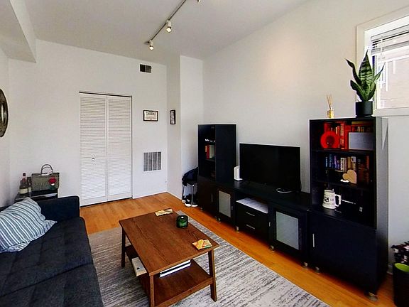 2nd image of 3533 N Southport Ave #2W