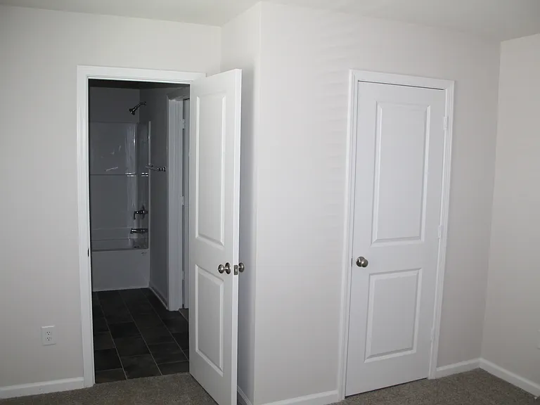 121 Foundation Way — Photo 14
