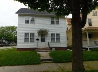 1034 Bluff Ave, Sheboygan, WI 53081