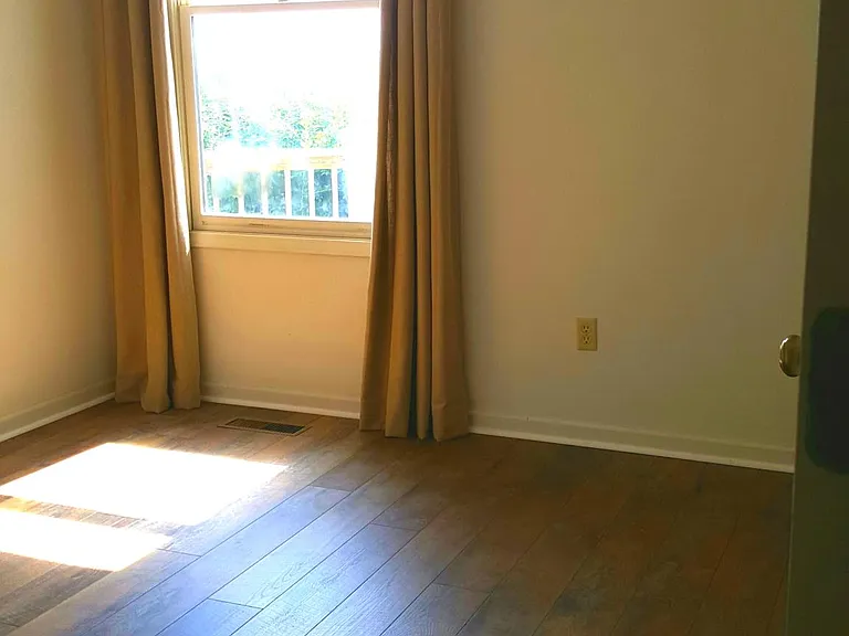 bedroom 1 has mountain view