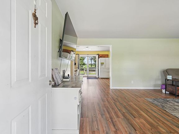 4th image of 20340 Evans Rd