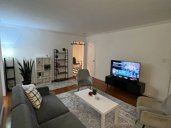 4th image of 2053 N Woodstock St APT 201