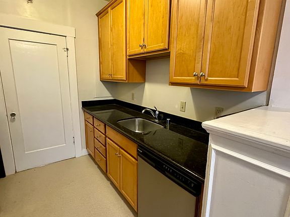 3rd image of 200 Irving St #8